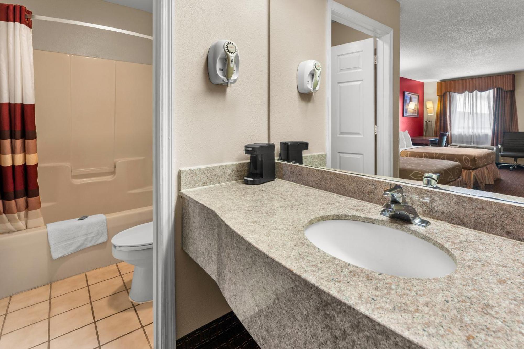 Americas Best Value Inn-Montezuma Exteriér fotografie